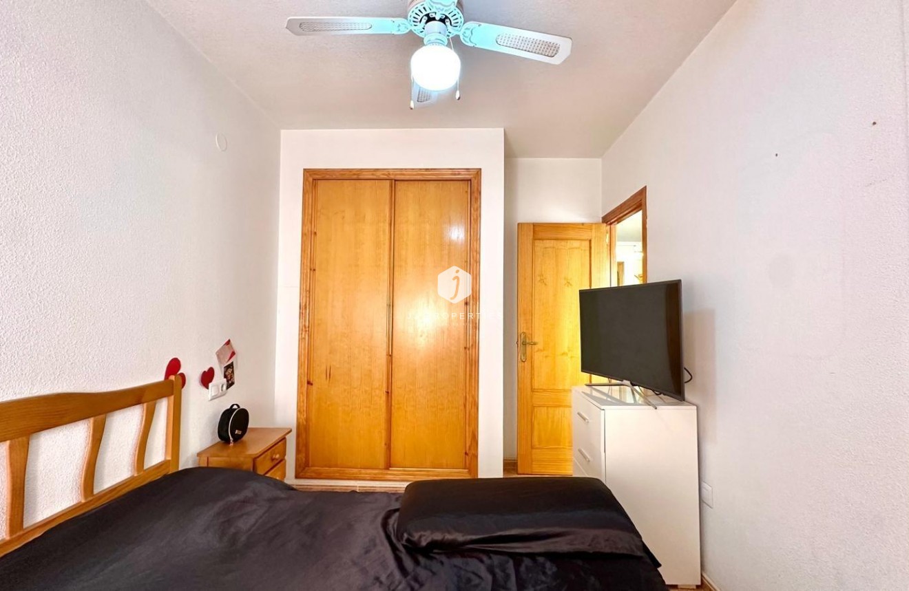Resale - Apartment / flat -
Torrevieja - Centro