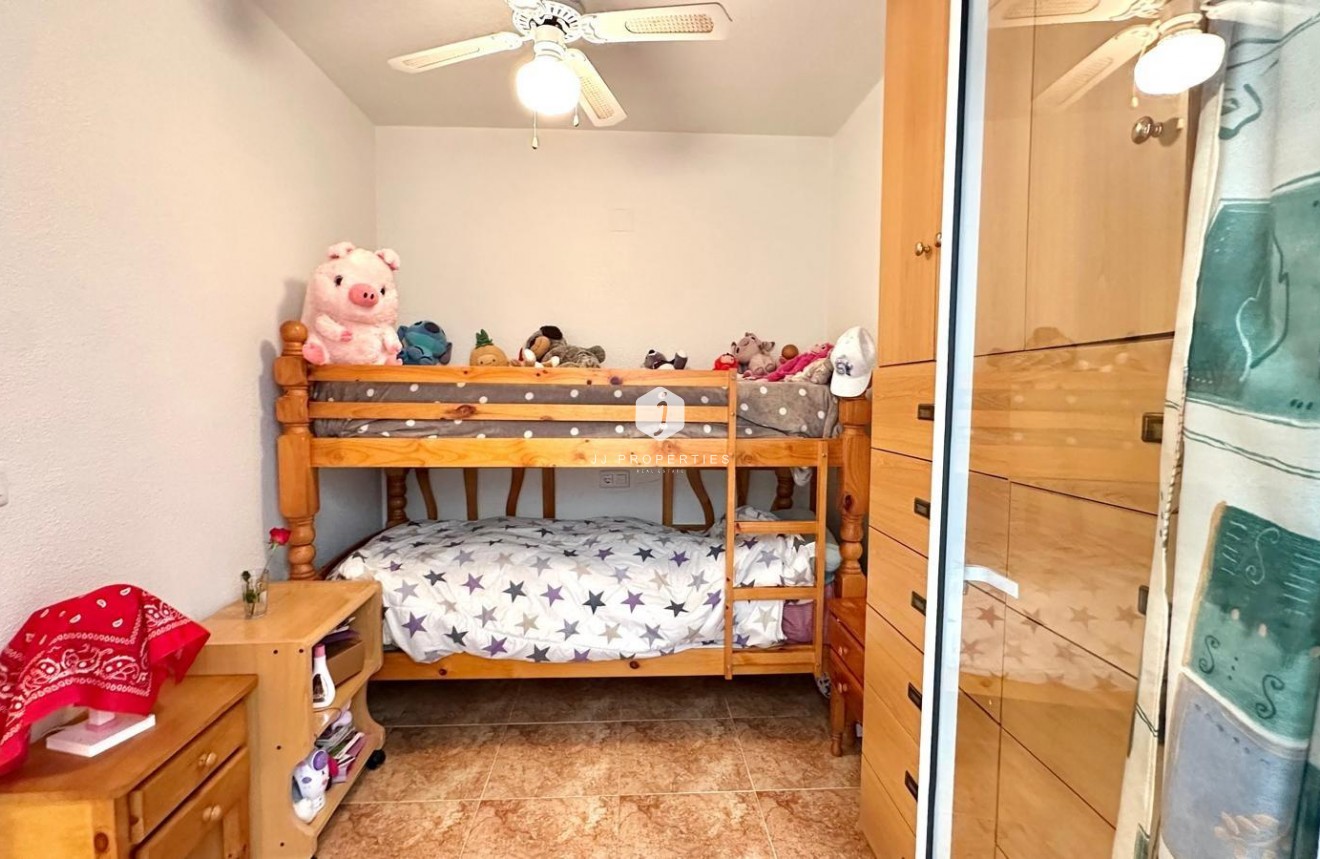 Resale - Apartment / flat -
Torrevieja - Centro