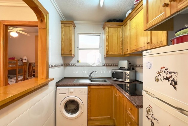 Resale - Apartment / flat -
Torrevieja - Centro