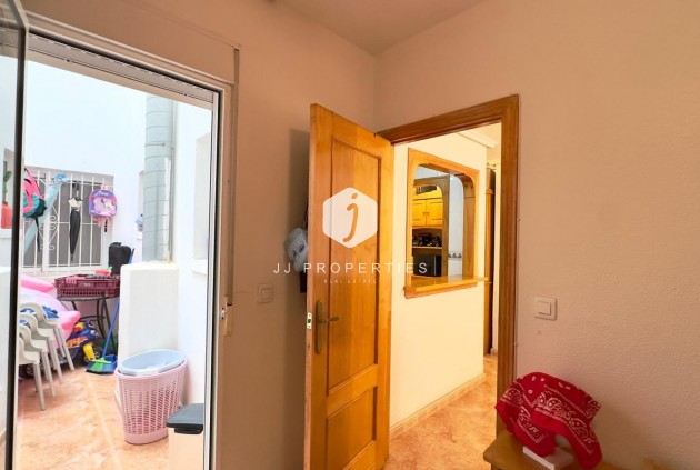 Resale - Apartment / flat -
Torrevieja - Centro