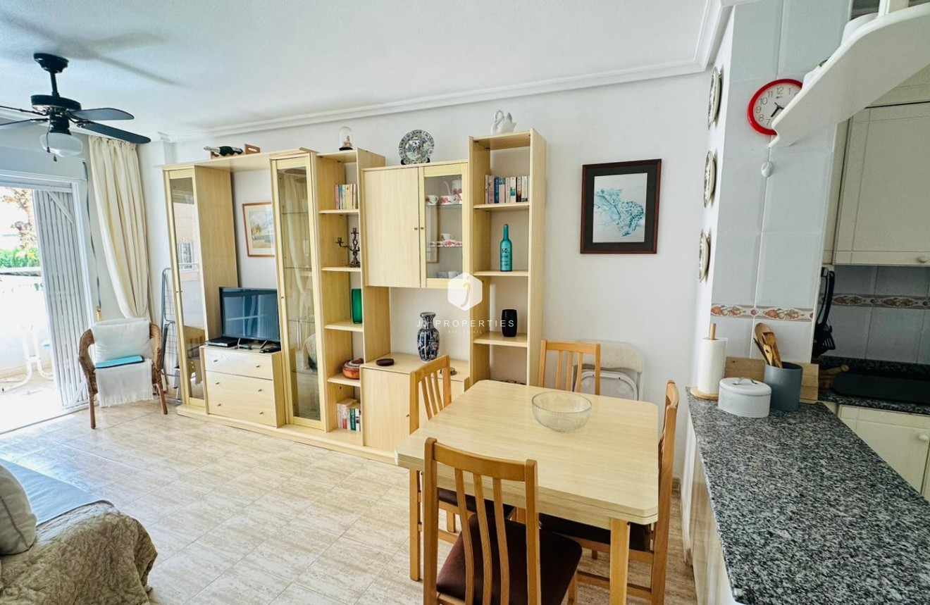 Resale - Apartment / flat -
Torrevieja - Costa Blanca