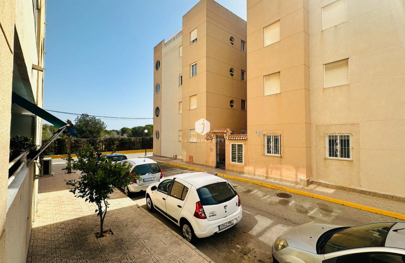 Resale - Apartment / flat -
Torrevieja - Costa Blanca