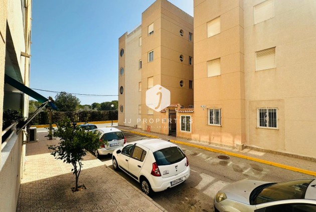 Resale - Apartment / flat -
Torrevieja - Costa Blanca