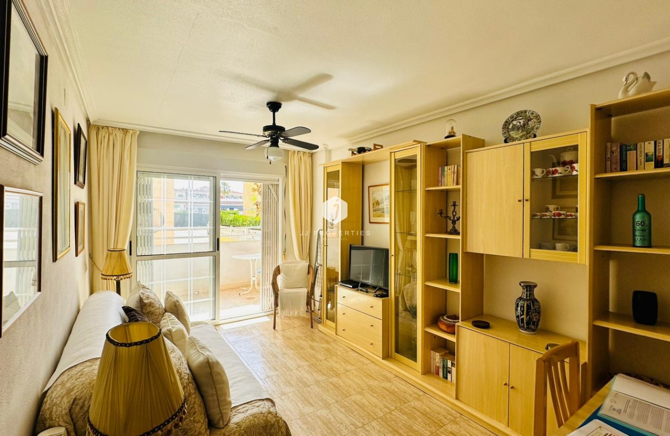 Resale - Apartment / flat -
Torrevieja - Costa Blanca
