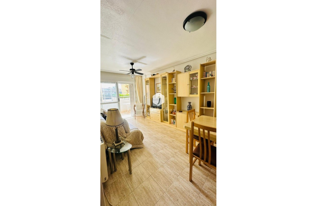 Resale - Apartment / flat -
Torrevieja - Costa Blanca