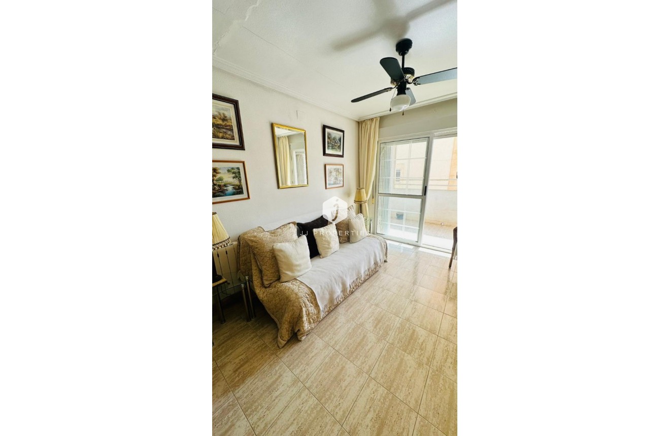 Resale - Apartment / flat -
Torrevieja - Costa Blanca