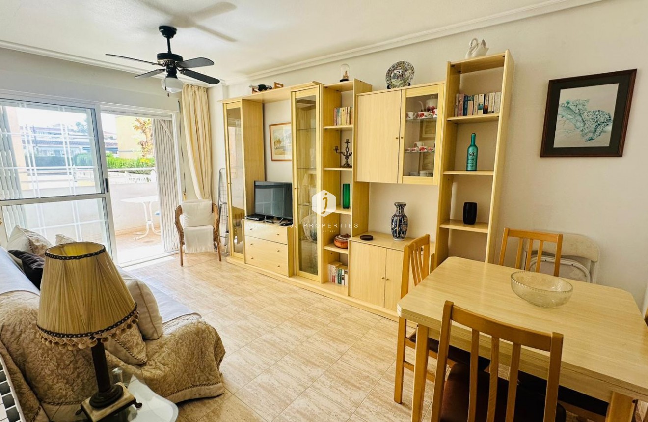 Resale - Apartment / flat -
Torrevieja - Costa Blanca