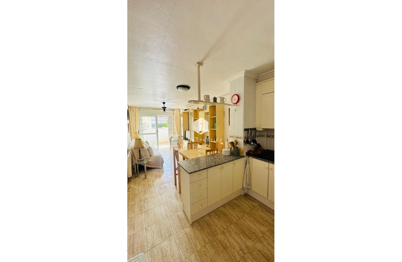 Resale - Apartment / flat -
Torrevieja - Costa Blanca