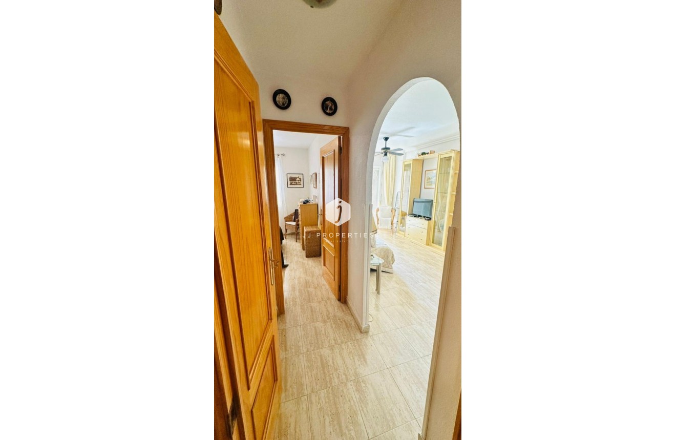 Resale - Apartment / flat -
Torrevieja - Costa Blanca
