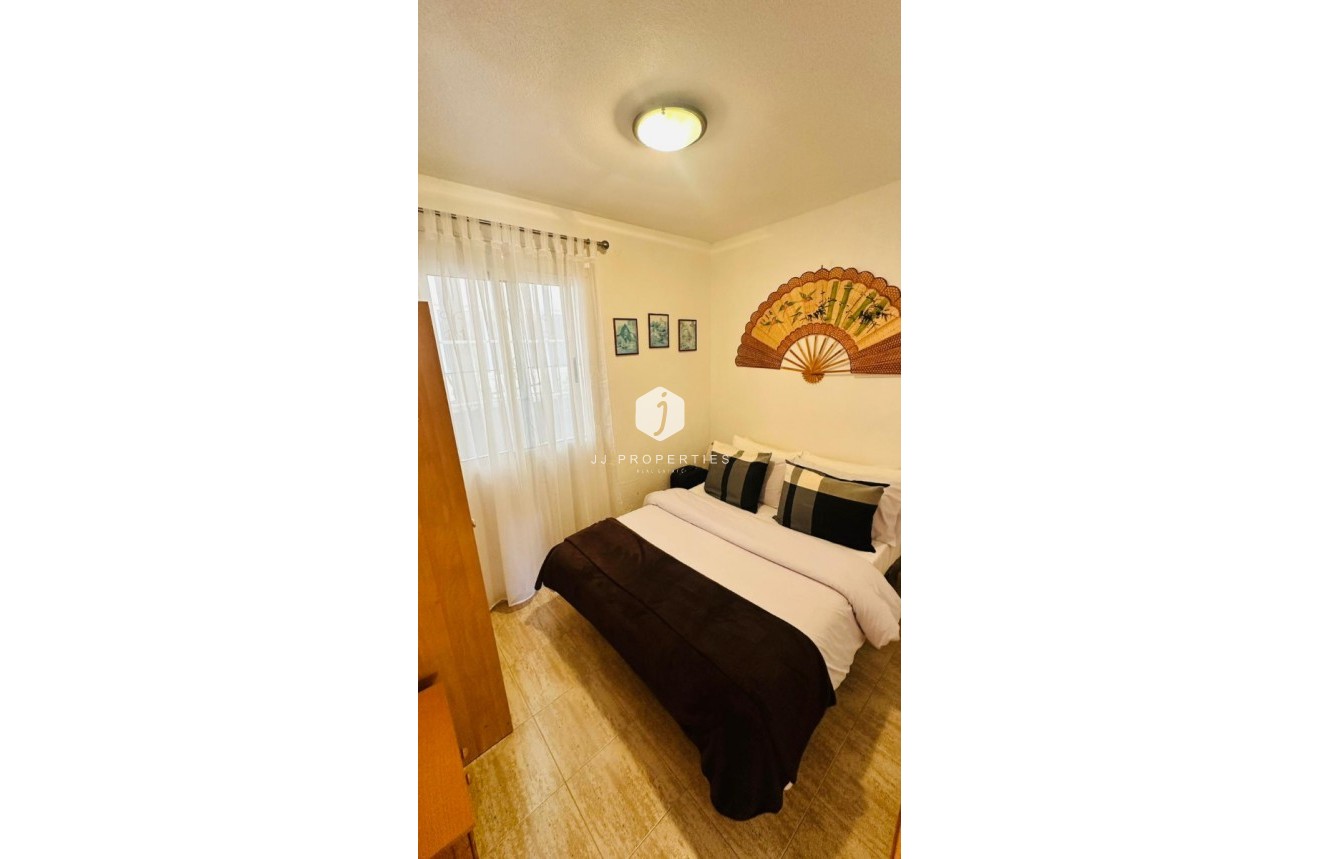 Resale - Apartment / flat -
Torrevieja - Costa Blanca