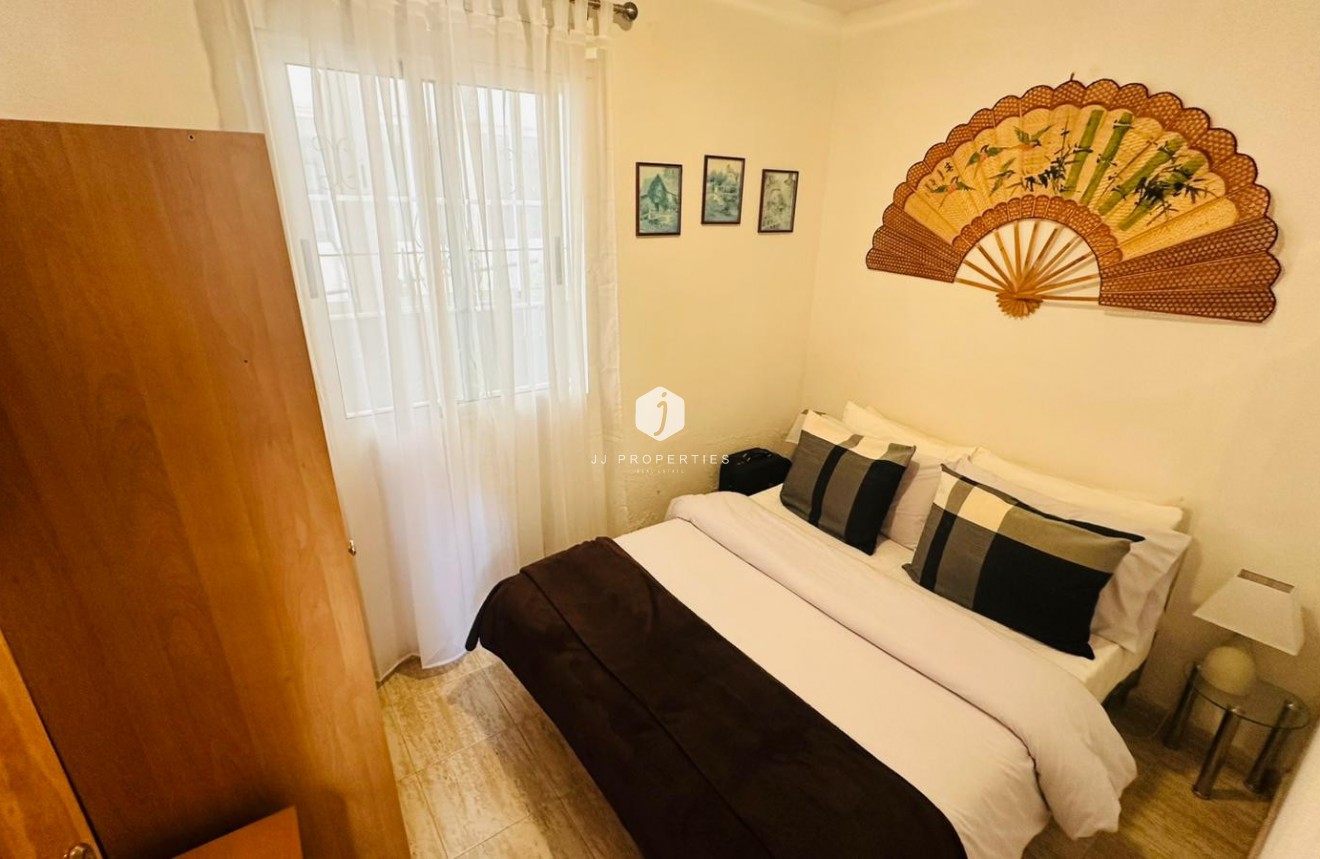 Resale - Apartment / flat -
Torrevieja - Costa Blanca