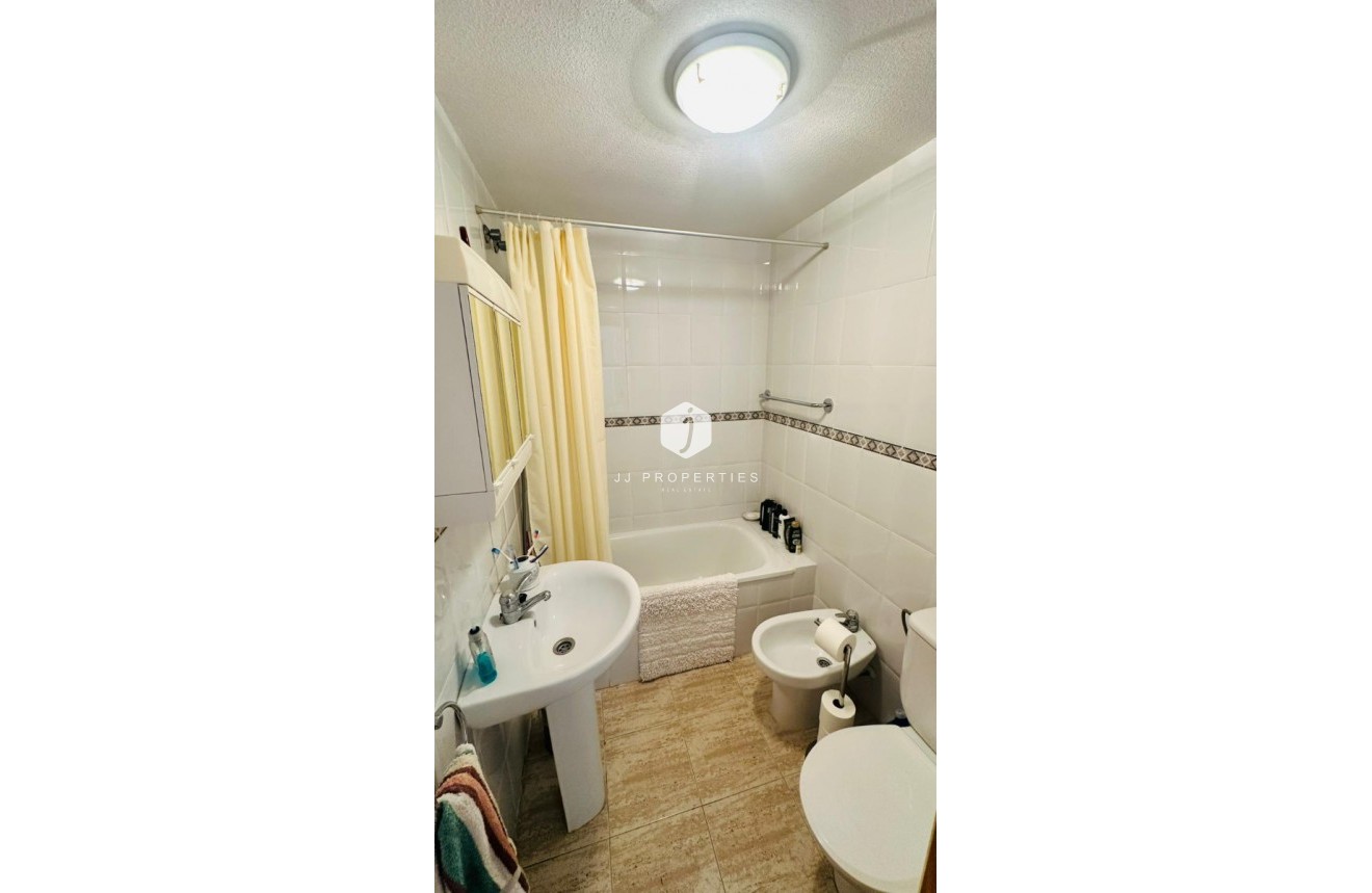 Resale - Apartment / flat -
Torrevieja - Costa Blanca