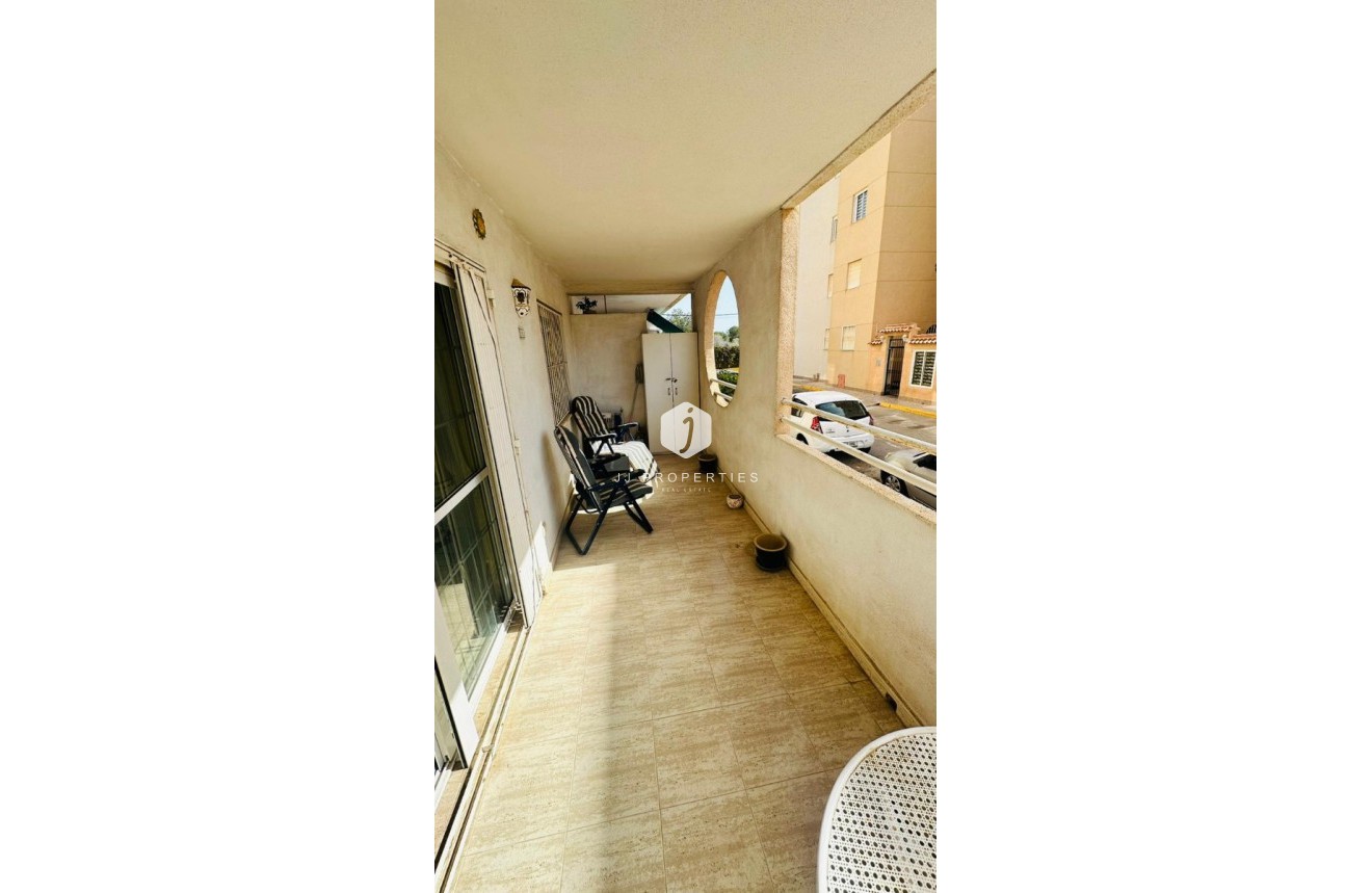 Resale - Apartment / flat -
Torrevieja - Costa Blanca
