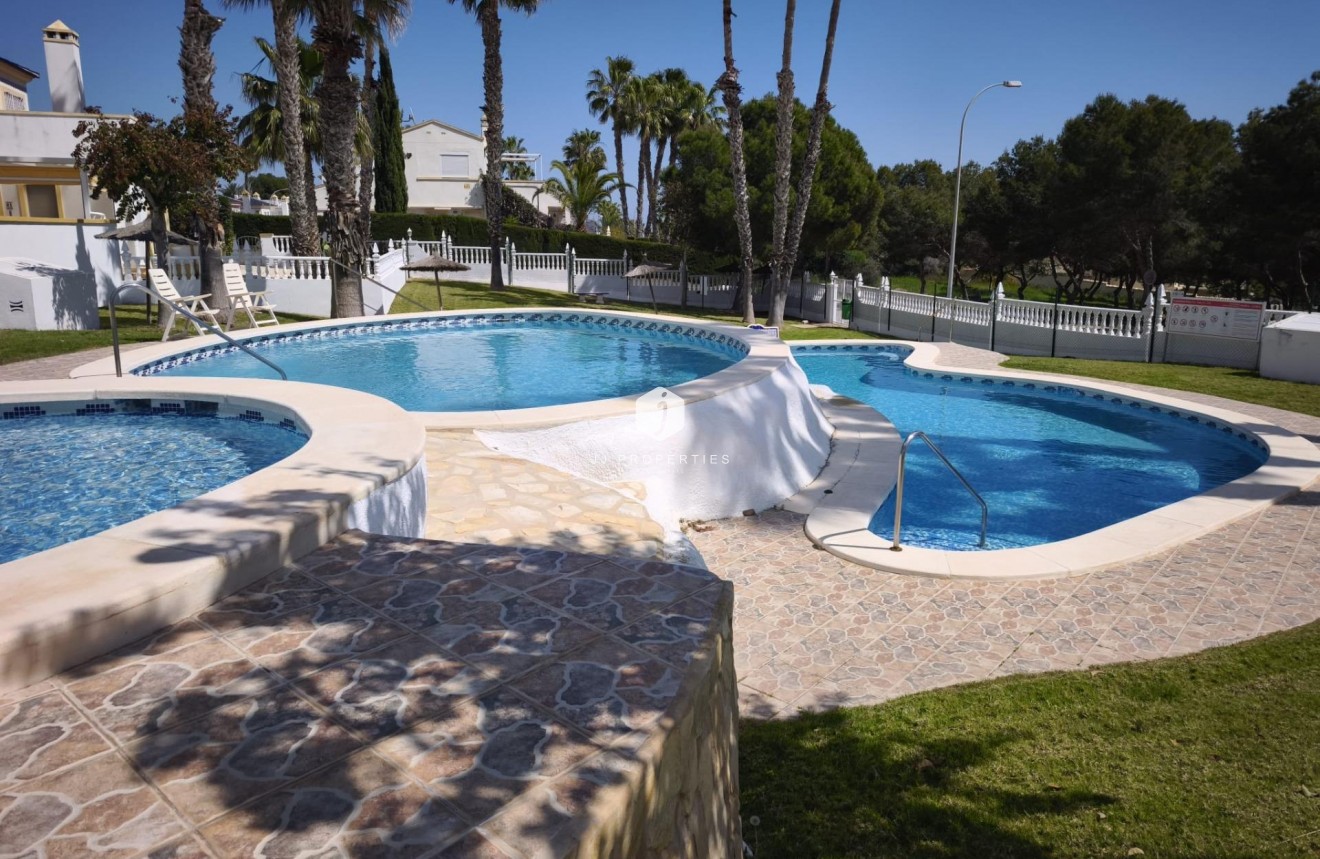 Resale - Bungalow -
Orihuela Costa - Villamartín-las Filipinas