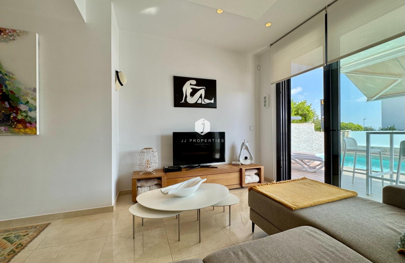 Resale - Villa -
San Miguel de Salinas - Bellavista