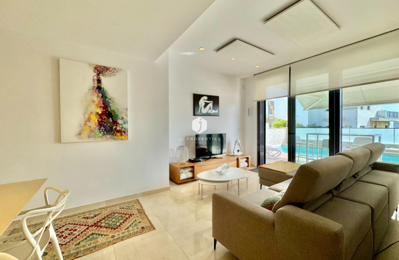Resale - Villa -
San Miguel de Salinas - Bellavista