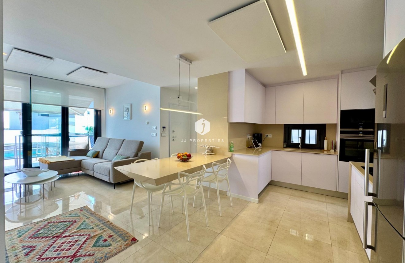 Resale - Villa -
San Miguel de Salinas - Bellavista
