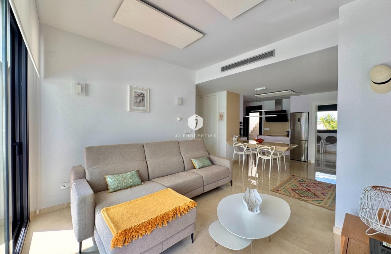 Resale - Villa -
San Miguel de Salinas - Bellavista