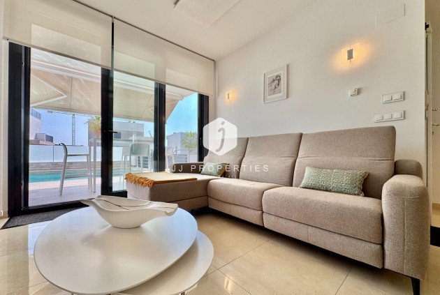 Resale - Villa -
San Miguel de Salinas - Bellavista