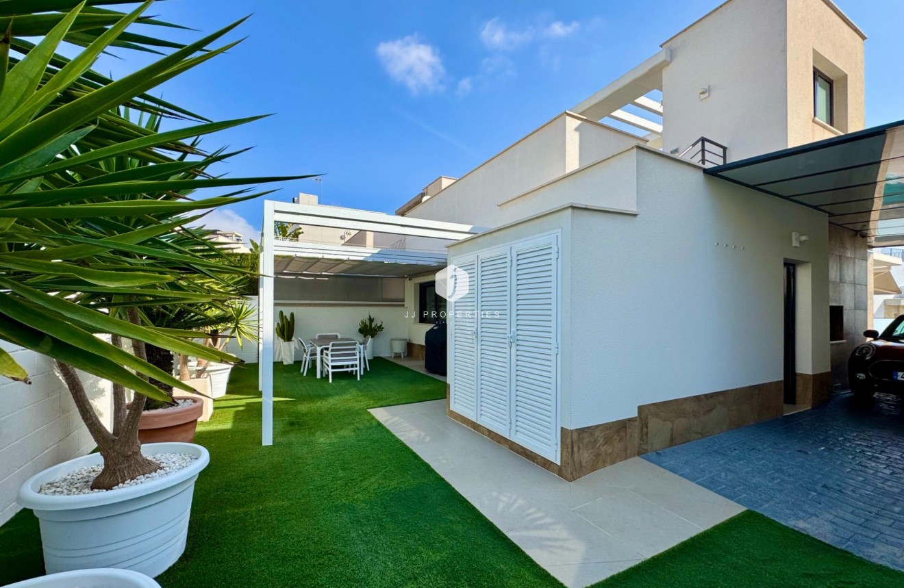 Resale - Villa -
San Miguel de Salinas - Bellavista
