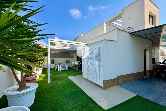 Resale - Villa -
San Miguel de Salinas - Bellavista