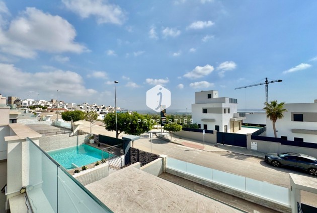 Resale - Villa -
San Miguel de Salinas - Bellavista