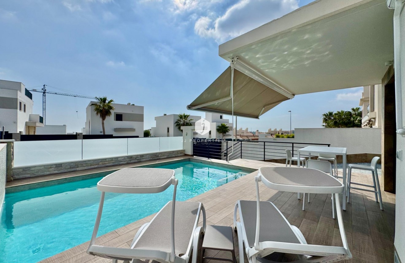 Resale - Villa -
San Miguel de Salinas - Bellavista