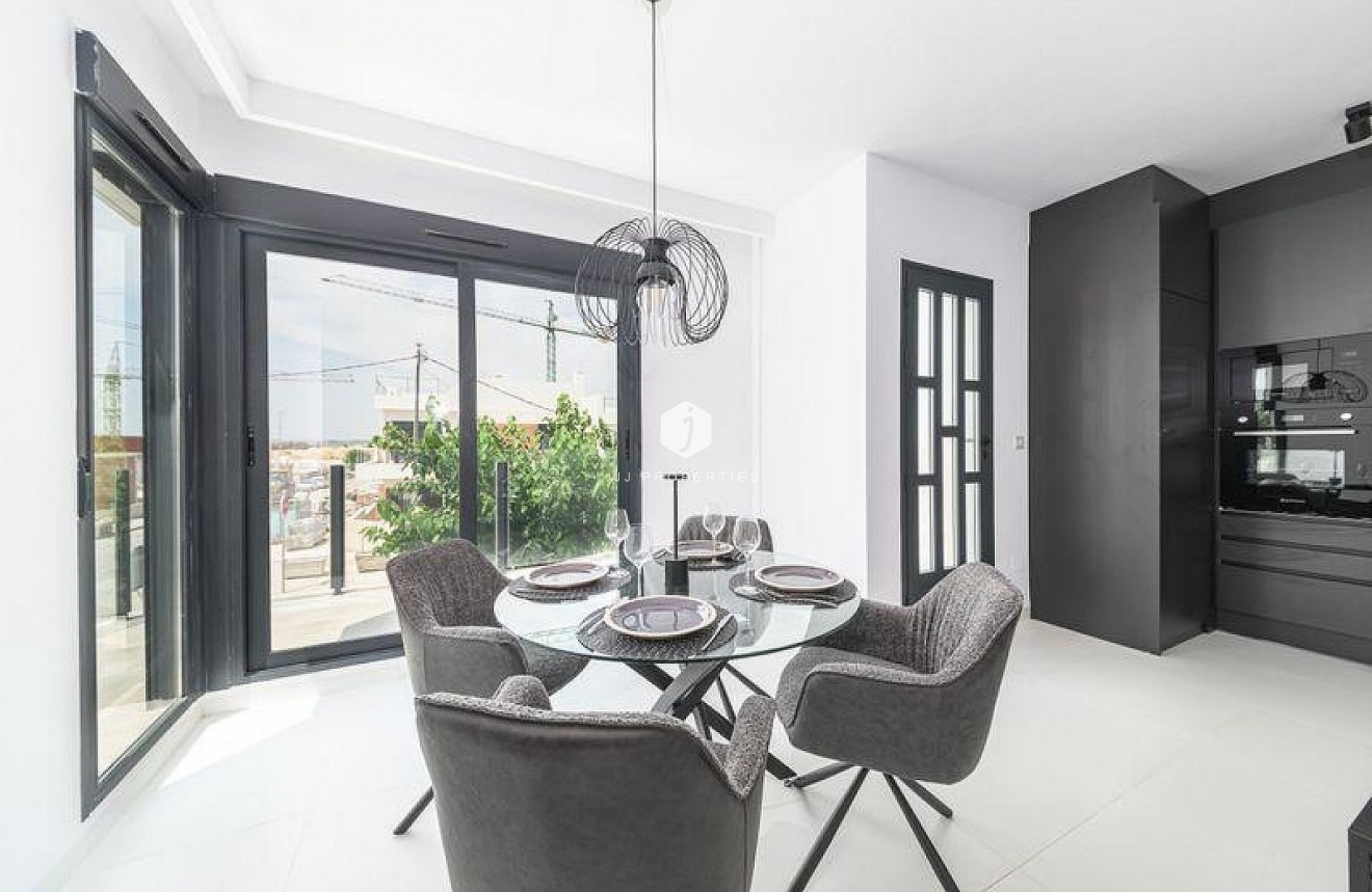 Resale - Apartment / flat -
San Miguel de Salinas - Inland