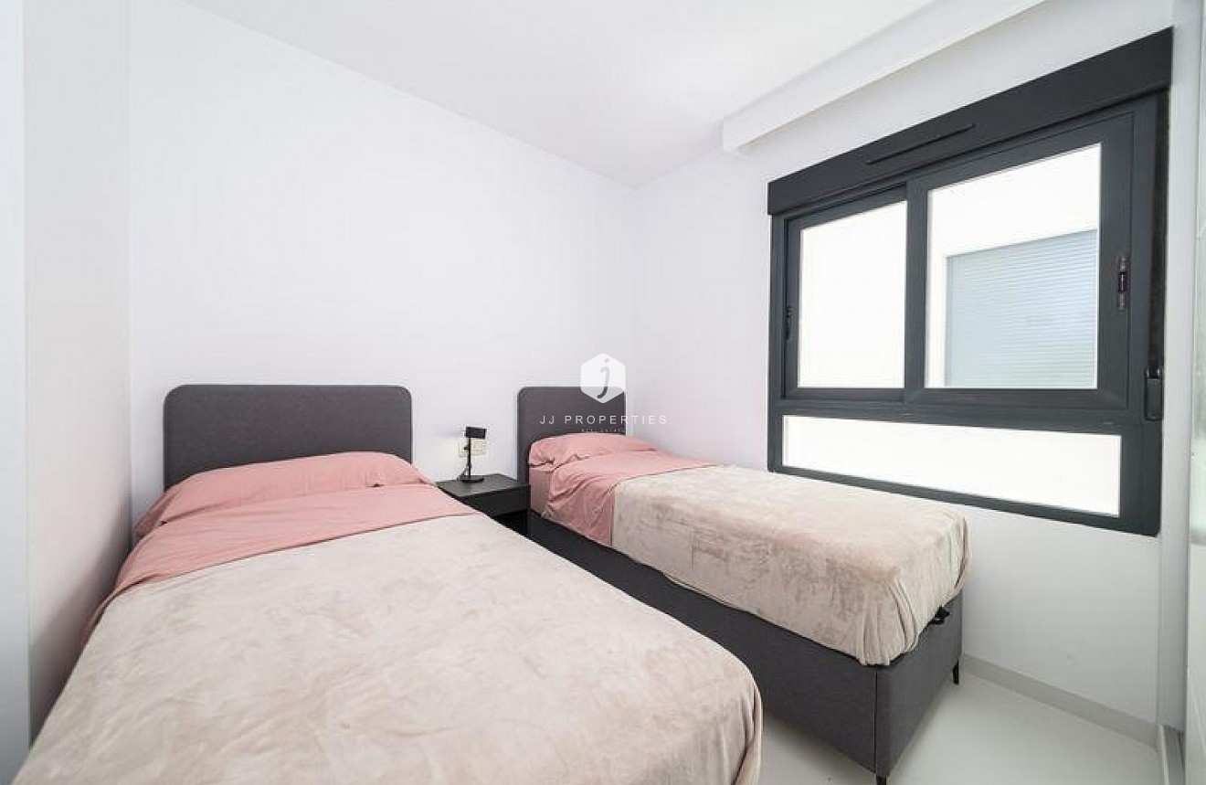 Resale - Apartment / flat -
San Miguel de Salinas - Inland