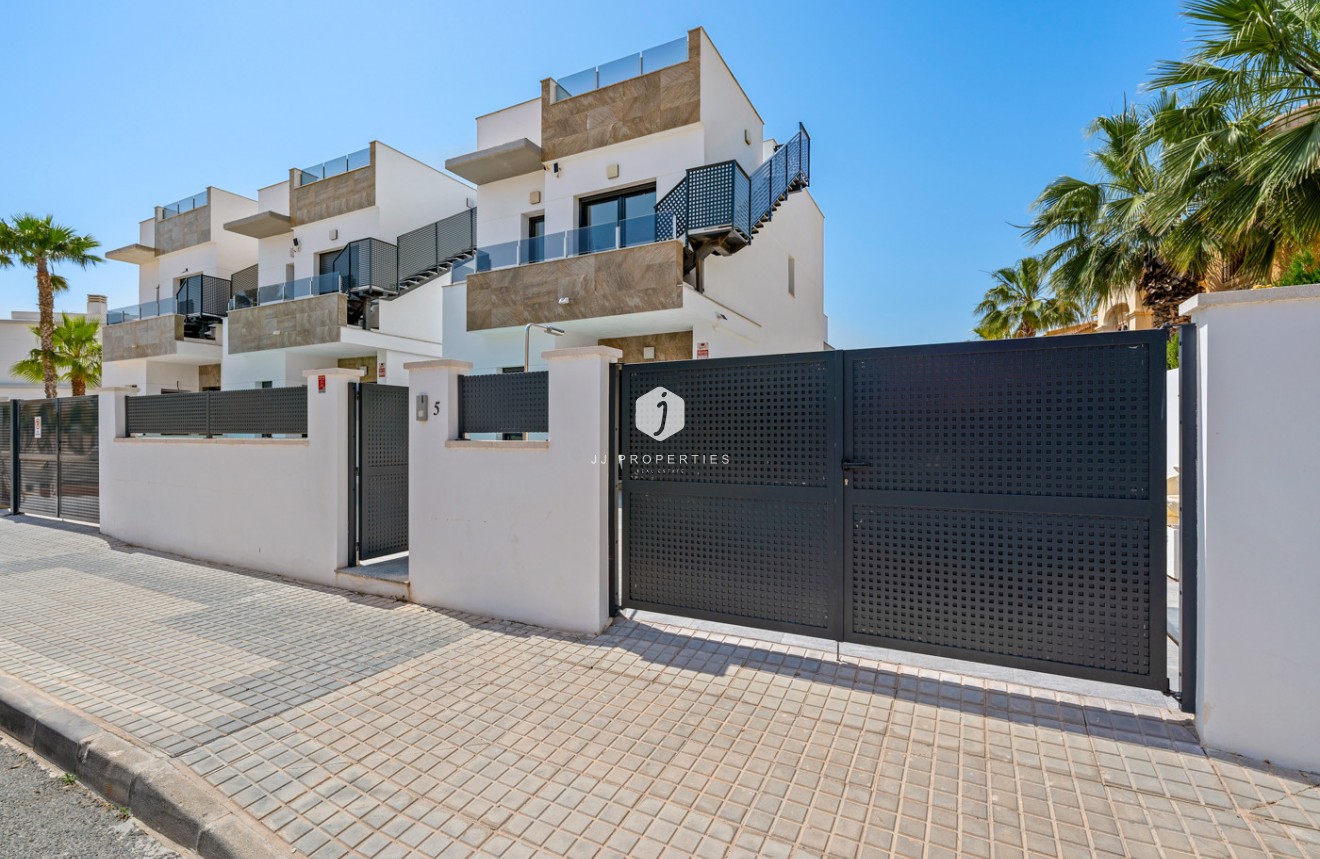 Resale - Villa -
Torrevieja - Costa Blanca