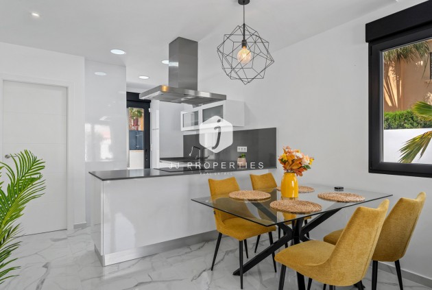 Resale - Villa -
Torrevieja - Costa Blanca
