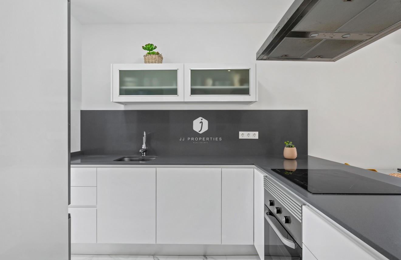 Resale - Villa -
Torrevieja - Costa Blanca