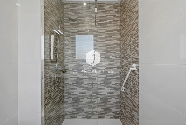Resale - Villa -
Torrevieja - Costa Blanca