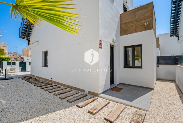 Resale - Villa -
Torrevieja - Costa Blanca