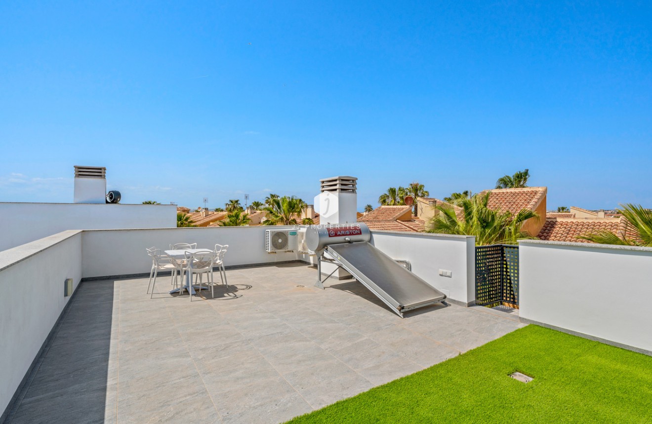 Resale - Villa -
Torrevieja - Costa Blanca