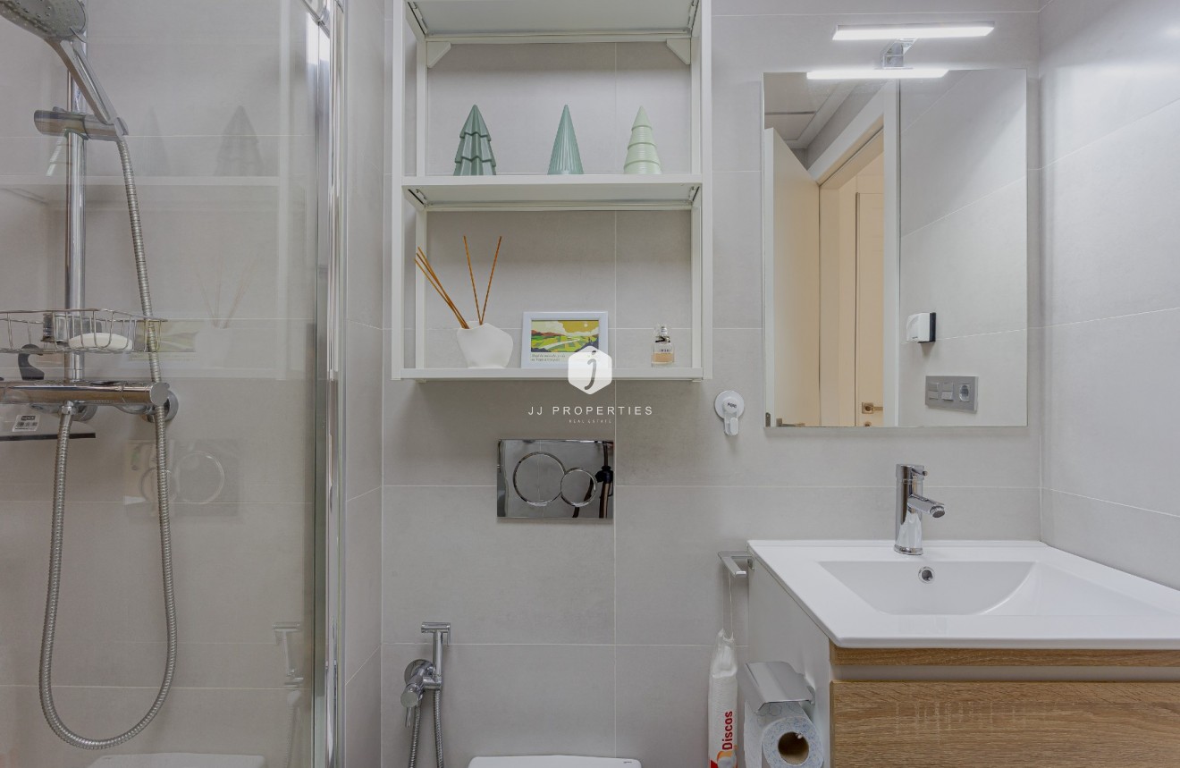Resale - Apartment / flat -
Torrevieja - Costa Blanca