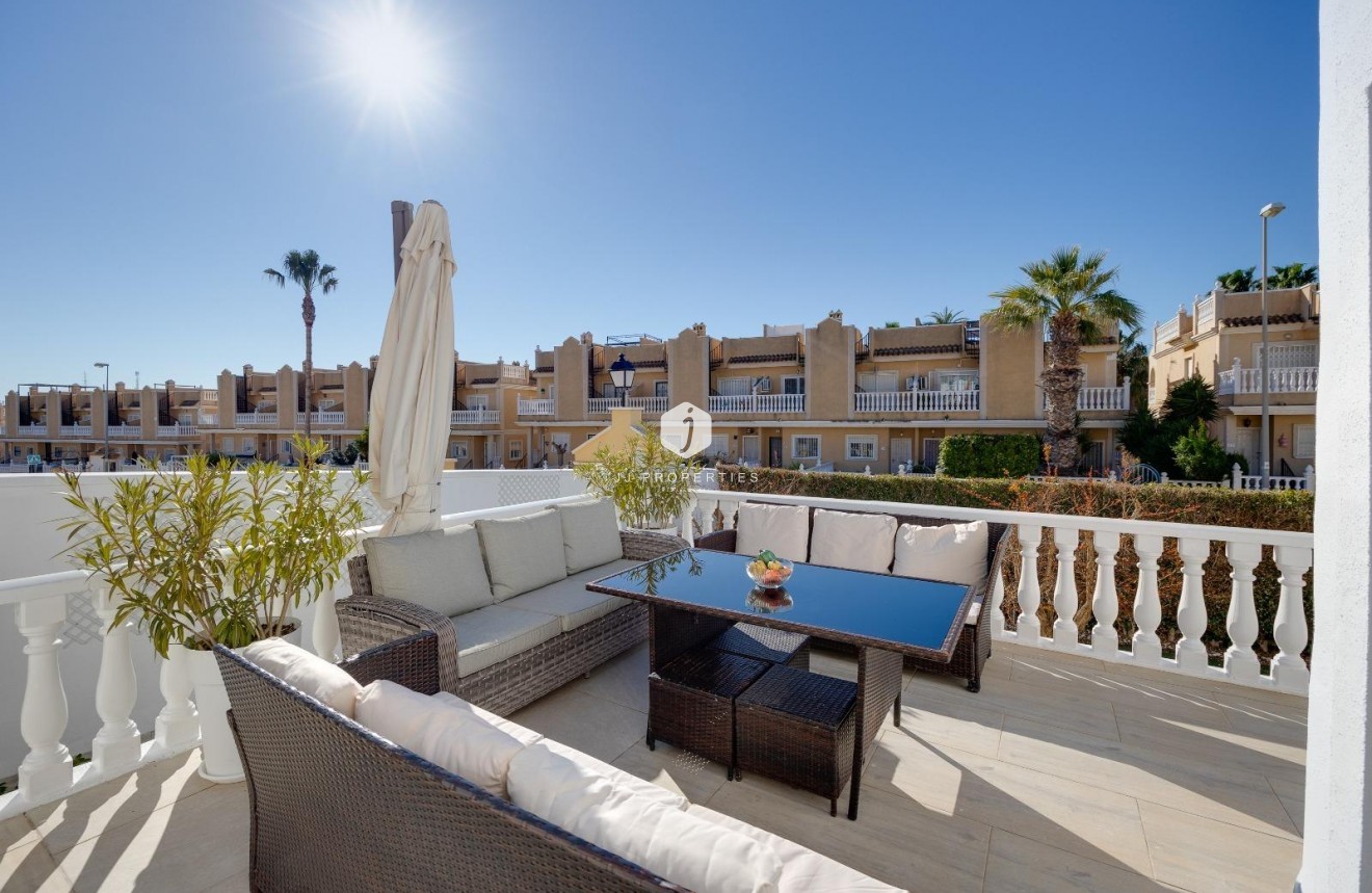 Resale - Chalet -
Orihuela Costa - Las Filipinas