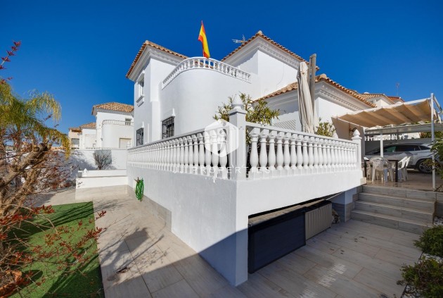 Resale - Chalet -
Orihuela Costa - Las Filipinas
