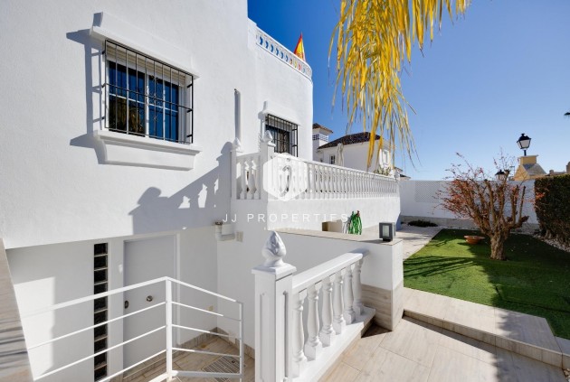 Resale - Chalet -
Orihuela Costa - Las Filipinas