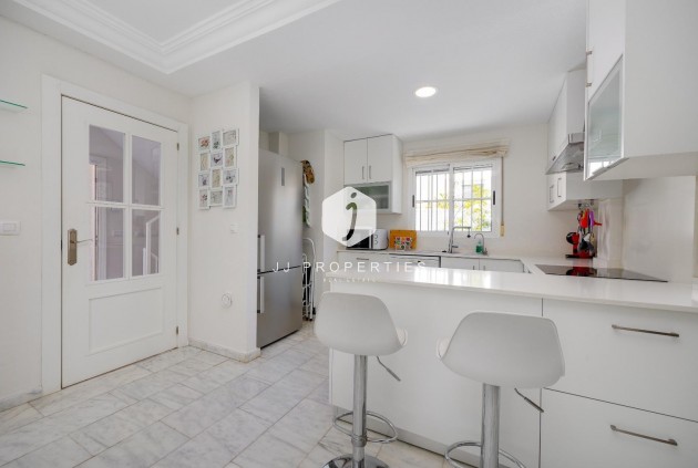Resale - Chalet -
Orihuela Costa - Las Filipinas