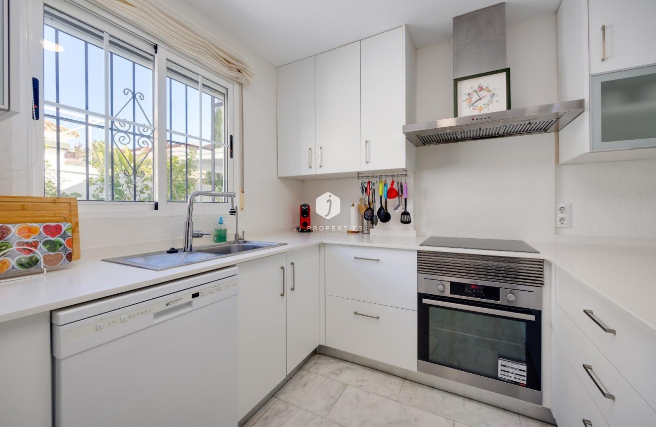 Resale - Chalet -
Orihuela Costa - Las Filipinas