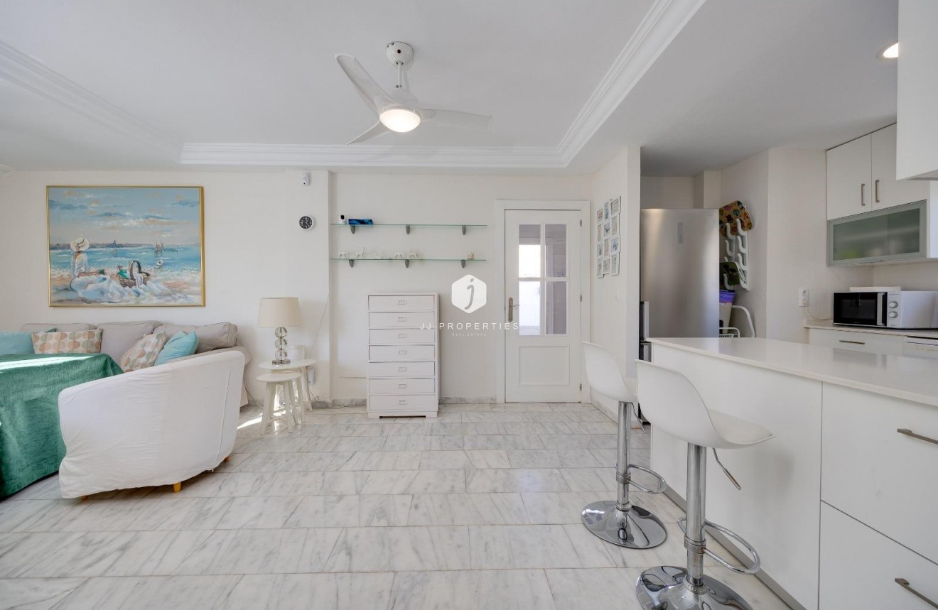 Resale - Chalet -
Orihuela Costa - Las Filipinas
