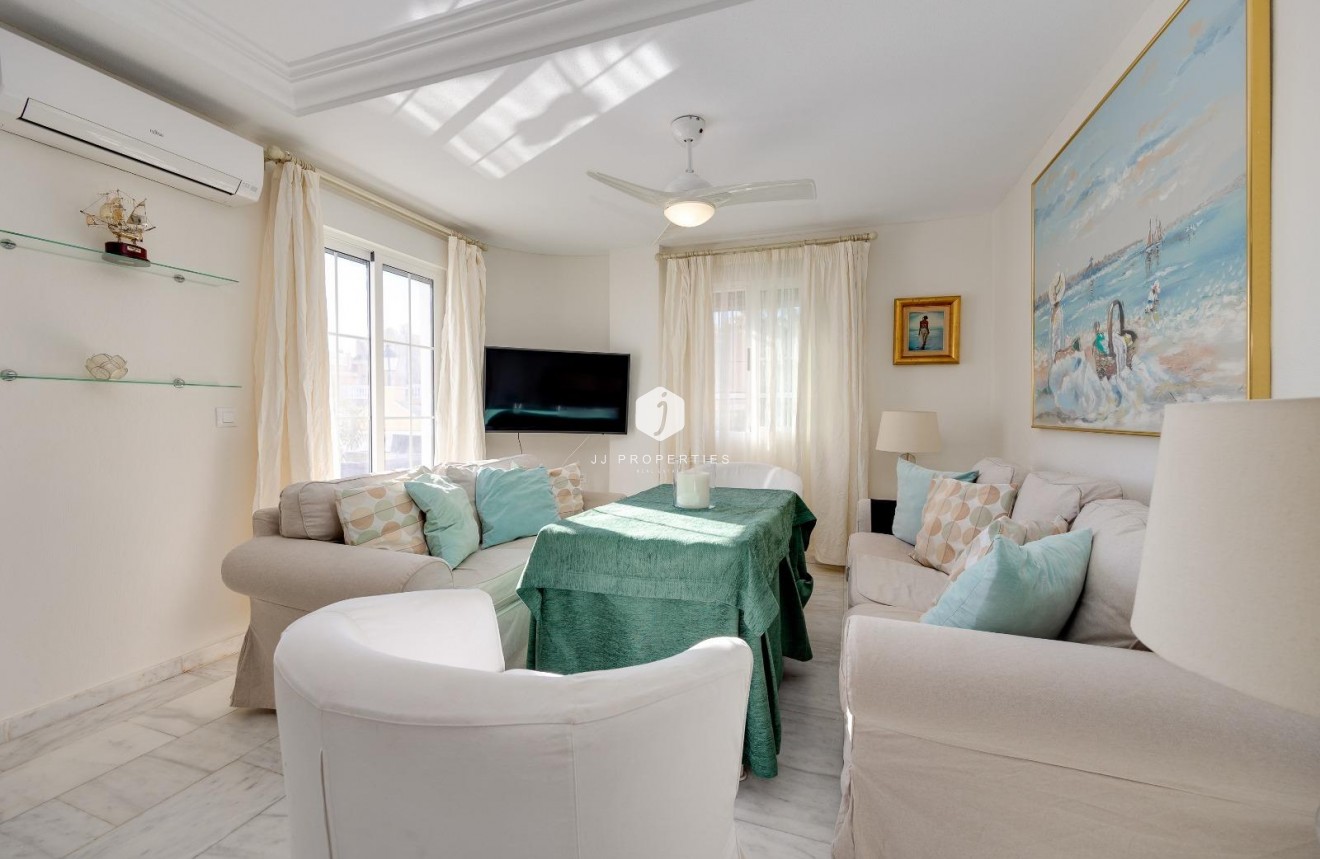 Resale - Chalet -
Orihuela Costa - Las Filipinas