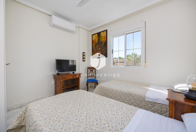 Resale - Chalet -
Orihuela Costa - Las Filipinas
