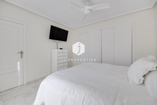 Resale - Chalet -
Orihuela Costa - Las Filipinas