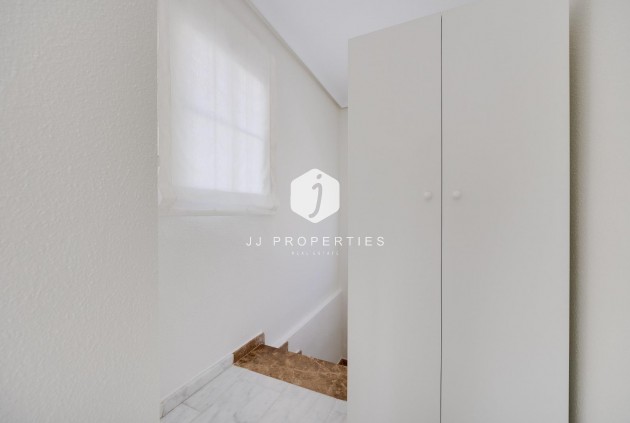 Resale - Chalet -
Orihuela Costa - Las Filipinas