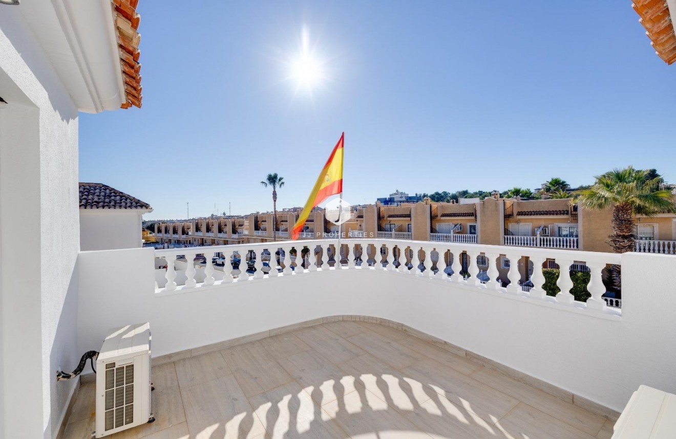 Resale - Chalet -
Orihuela Costa - Las Filipinas
