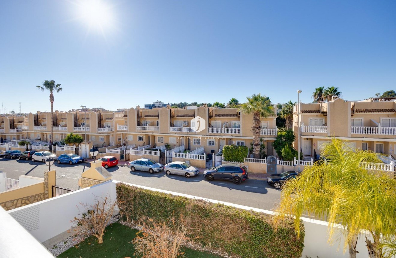 Resale - Chalet -
Orihuela Costa - Las Filipinas