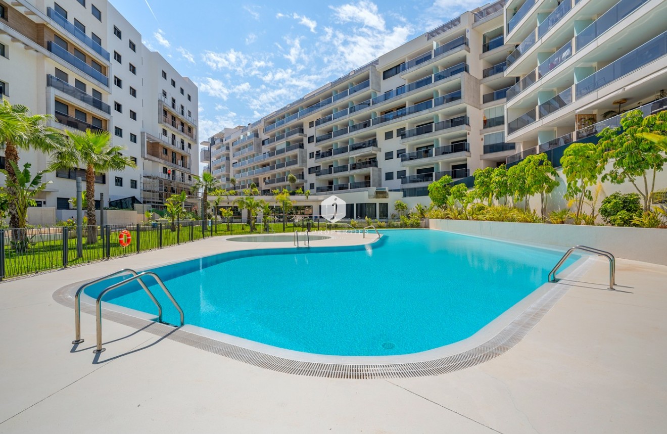 Resale - Apartment / flat -
Dehesa de Campoamor - Costa Blanca