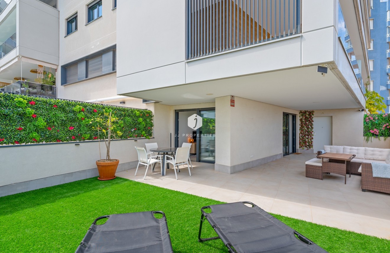 Resale - Apartment / flat -
Dehesa de Campoamor - Costa Blanca